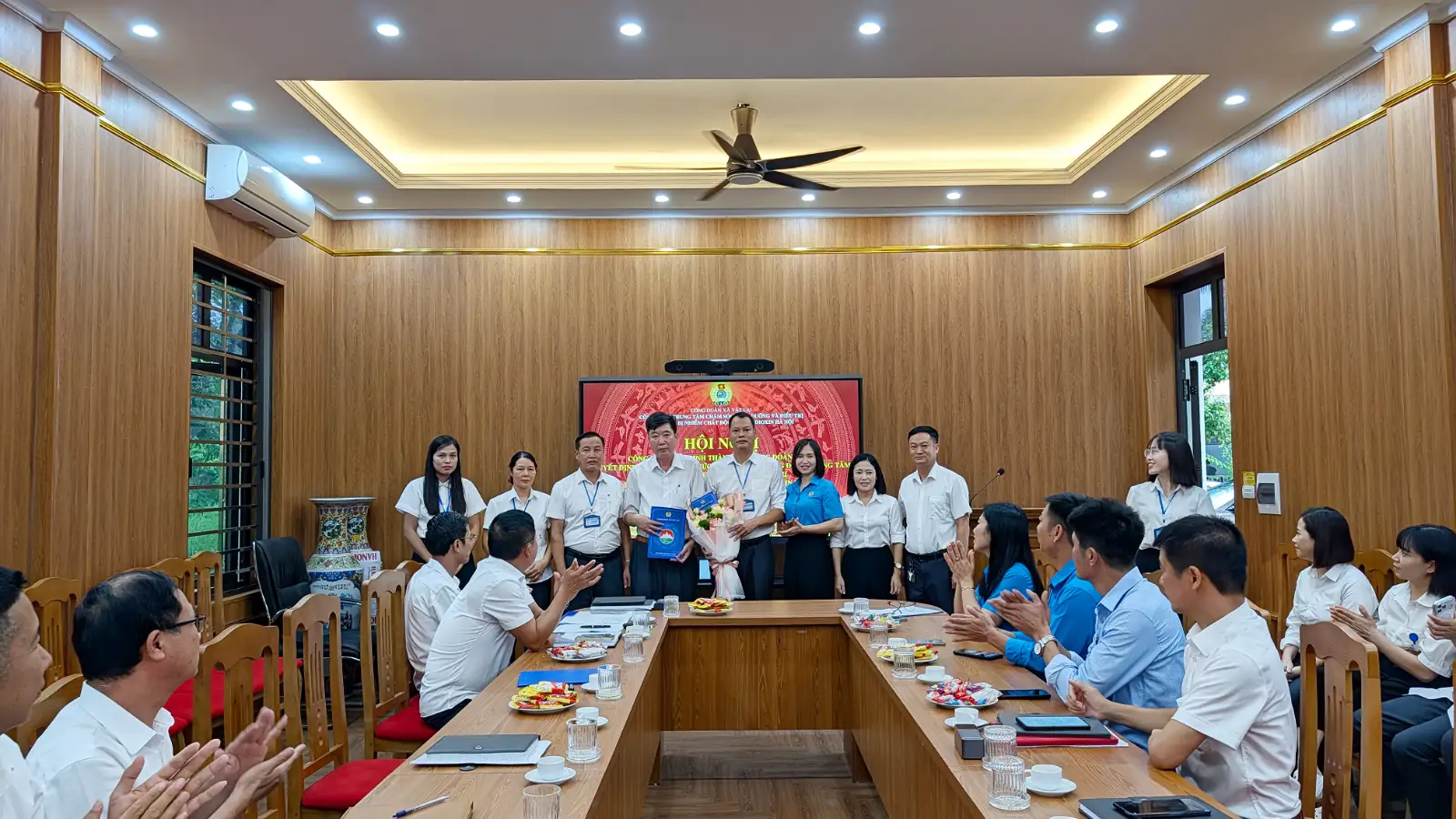 THÀNH LẬP CÔNG ĐOÀN CƠ SỞ TRUNG TÂM CHĂM SÓC NUÔI DƯỠNG VÀ ĐIỀU TRỊ NẠN NHÂN BỊ NHIỄM CHẤT ĐỘC DA CAM/DIOXIN HÀ NỘI: ĐIỂM TỰA VỮNG CHẮC CHO 87 VIÊN CHỨC, NGƯỜI LAO ĐỘNG