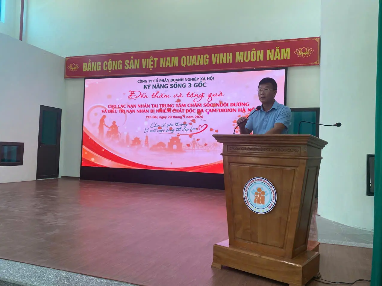 ẤM ÁP CHƯƠNG TRÌNH TRAO QUÀ TRUNG THU CHO NẠN NHÂN CHẤT ĐỘC DA CAM/DIOXIN TỪ SỰ ĐỒNG HÀNH CỦA DOANH NGHIỆP XÃ HỘI KỸ NĂNG SỐNG 3 GỐC