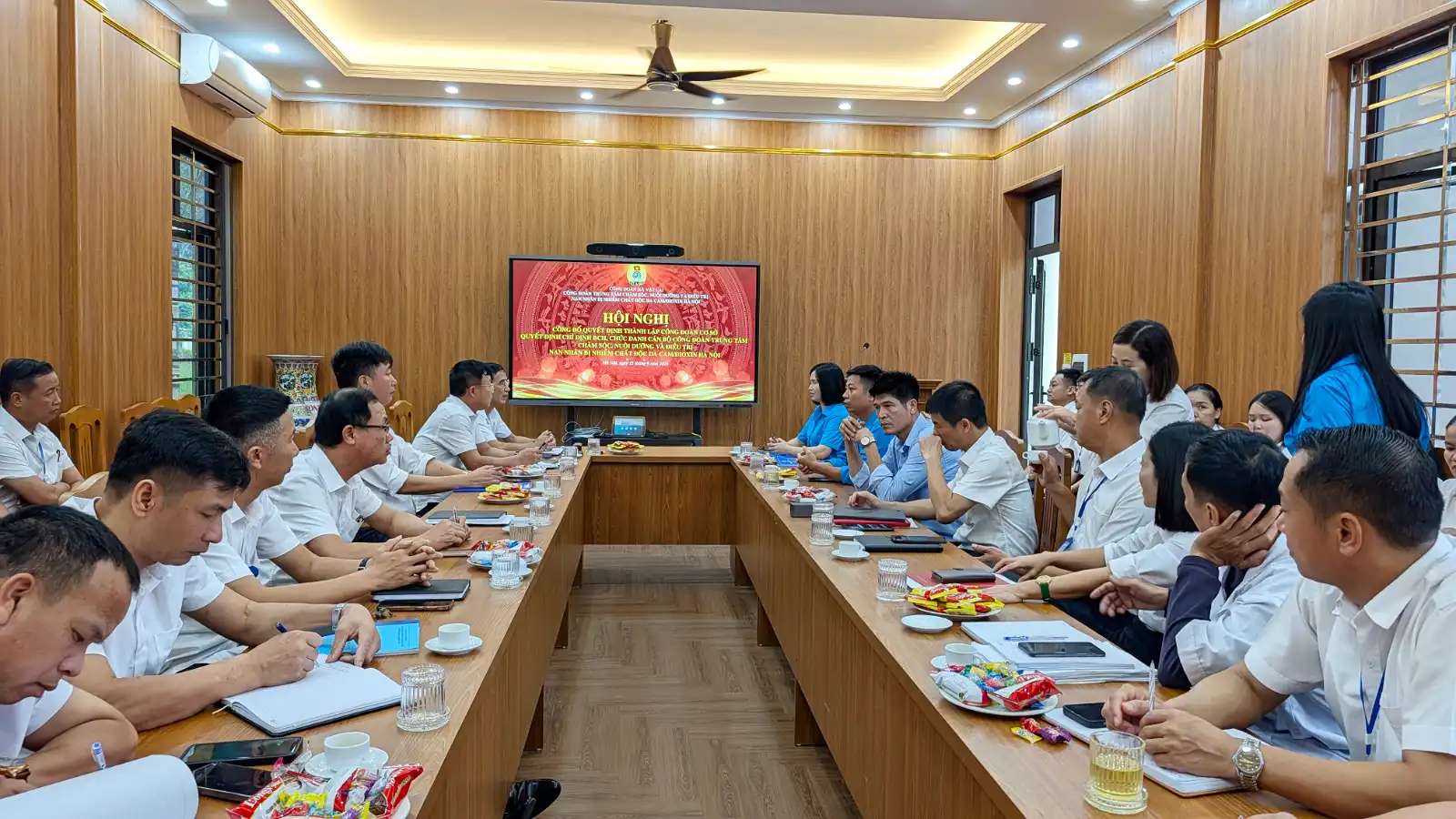 THÀNH LẬP CÔNG ĐOÀN CƠ SỞ TRUNG TÂM CHĂM SÓC NUÔI DƯỠNG VÀ ĐIỀU TRỊ NẠN NHÂN BỊ NHIỄM CHẤT ĐỘC DA CAM/DIOXIN HÀ NỘI: ĐIỂM TỰA VỮNG CHẮC CHO 87 VIÊN CHỨC, NGƯỜI LAO ĐỘNG