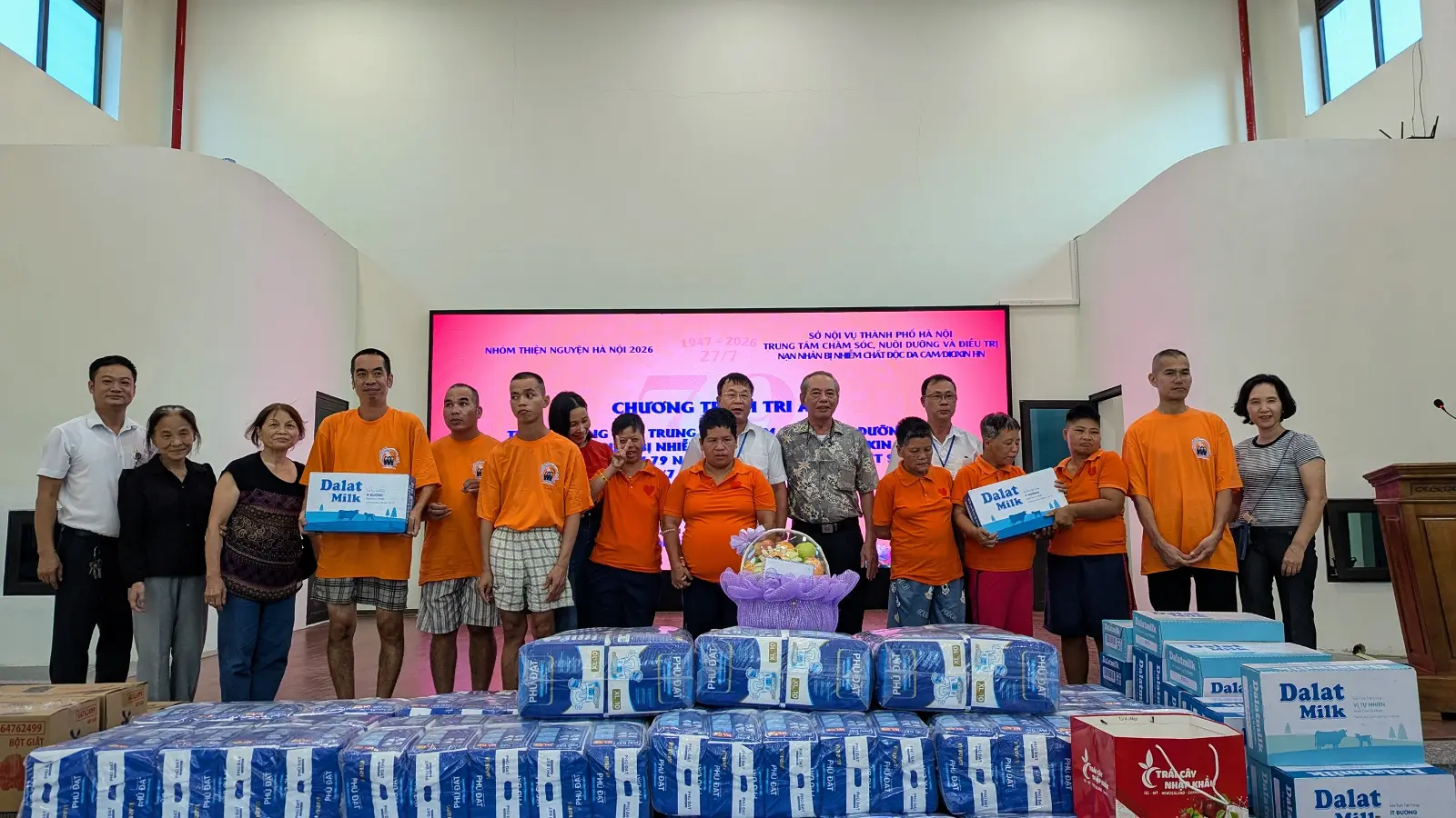VƯỢT MƯA LỚN, NHÓM THIỆN NGUYỆN HÀ NỘI 2026 ĐẾN THĂM HỎI VÀ TRI ÂN CÁC NẠN NHÂN DA CAM/DIOXIN